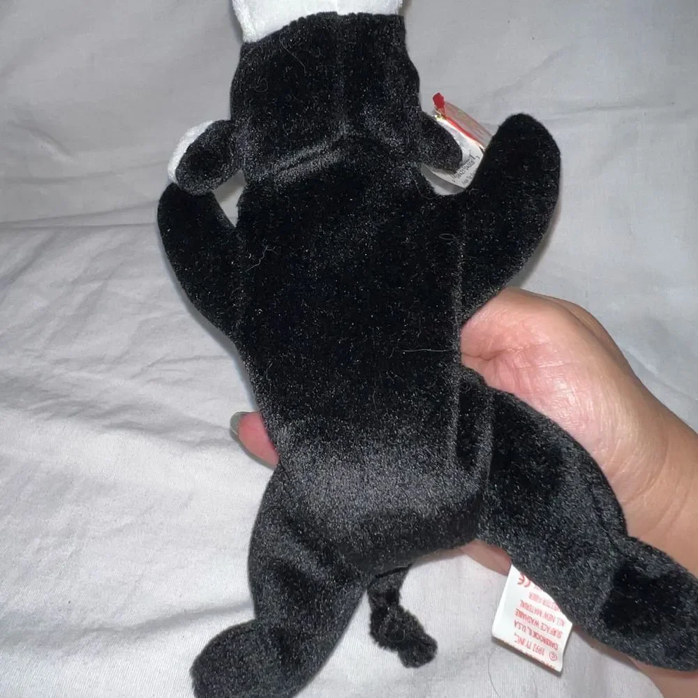 TY Original Beanie Baby “Daisy” Style 4006 1994